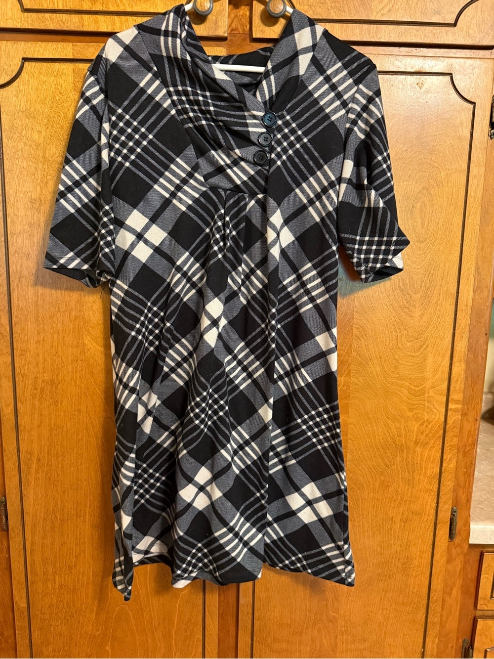 R&K Black and White Plaid Button-Accent Tunic